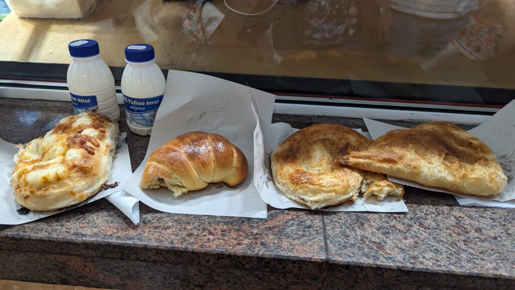 Banitsa y Ayrán para desayunar en Sofía