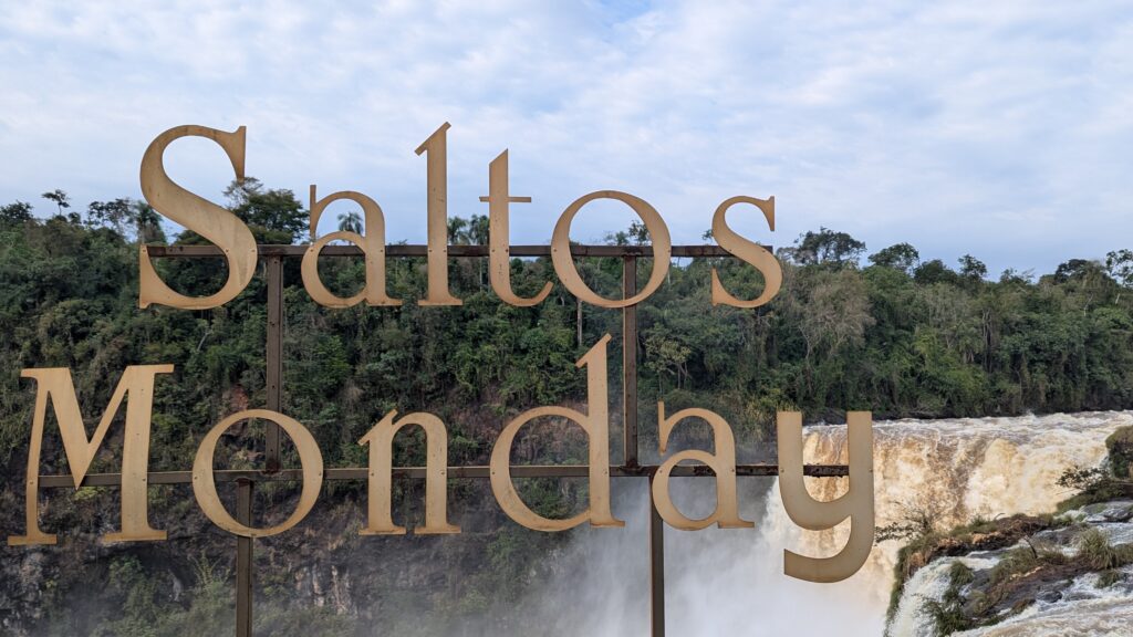 saltos del monday